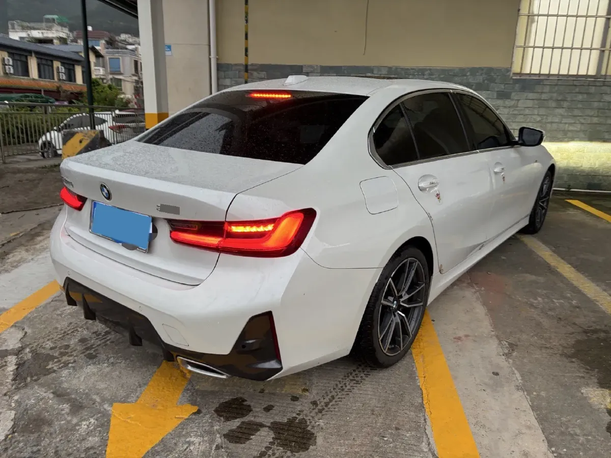 2024 BMW 3 Series 2.0T 156HP L4 8AT,autocango,china used car exporter,china ev exporter,chinese used car exporter,chinese used ev exporter