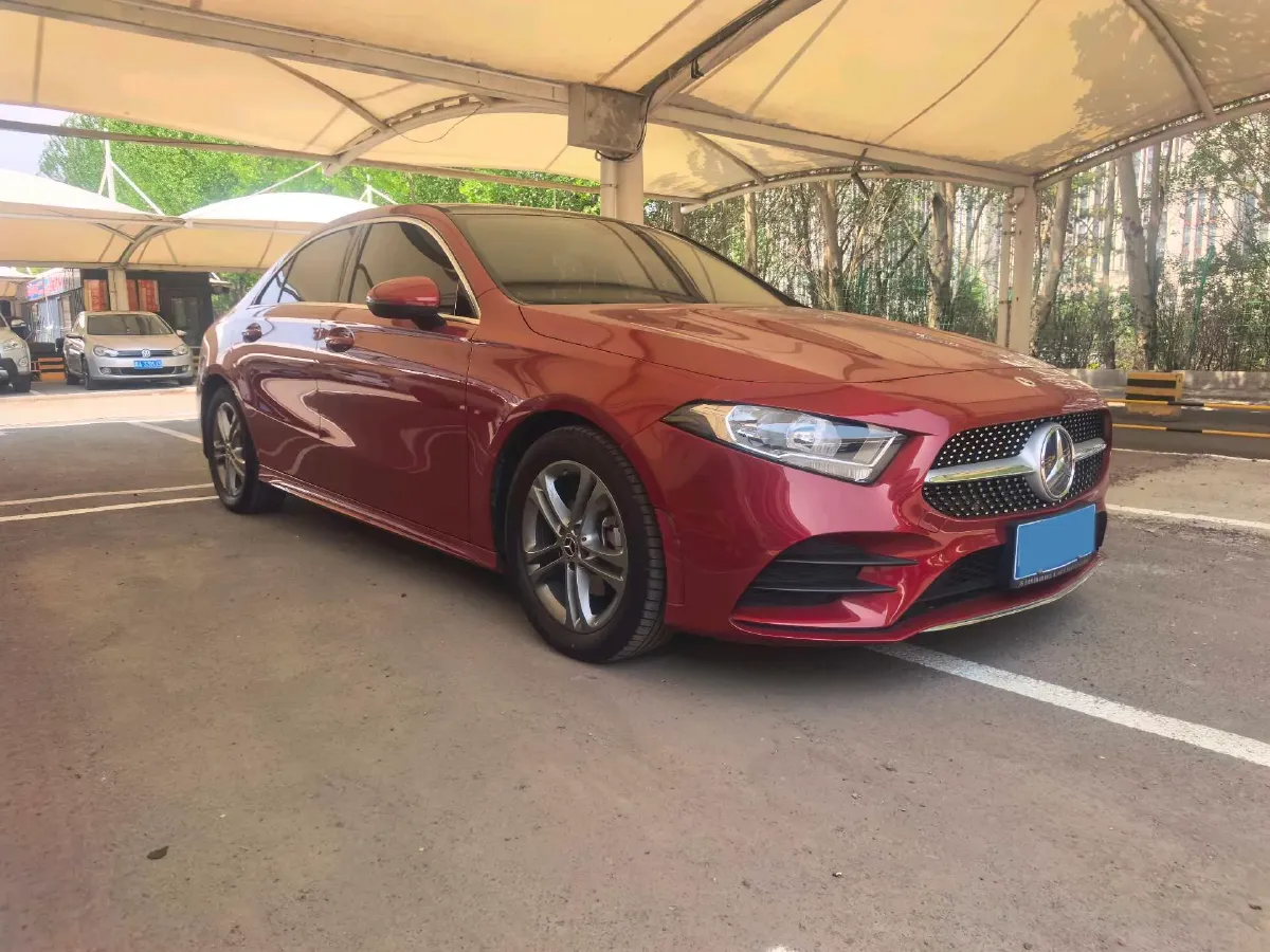 2023 Mercedes-Benz A Class 1.3T 136HP L4 7DCT,autocango,china used car exporter,china ev exporter,chinese used car exporter,chinese used ev exporter
