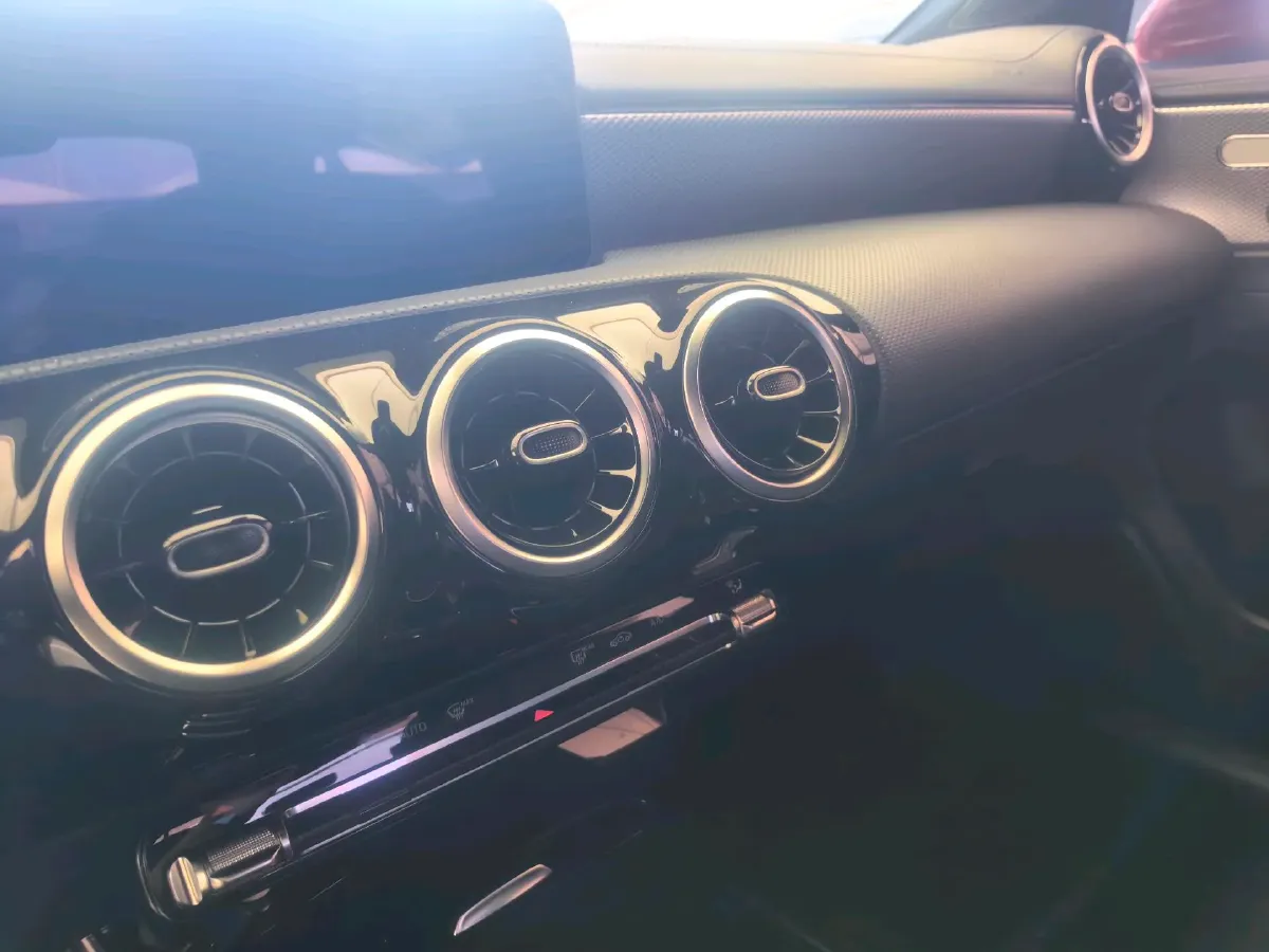 2023 Mercedes-Benz A Class 1.3T 136HP L4 7DCT,autocango,china used car exporter,china ev exporter,chinese used car exporter,chinese used ev exporter