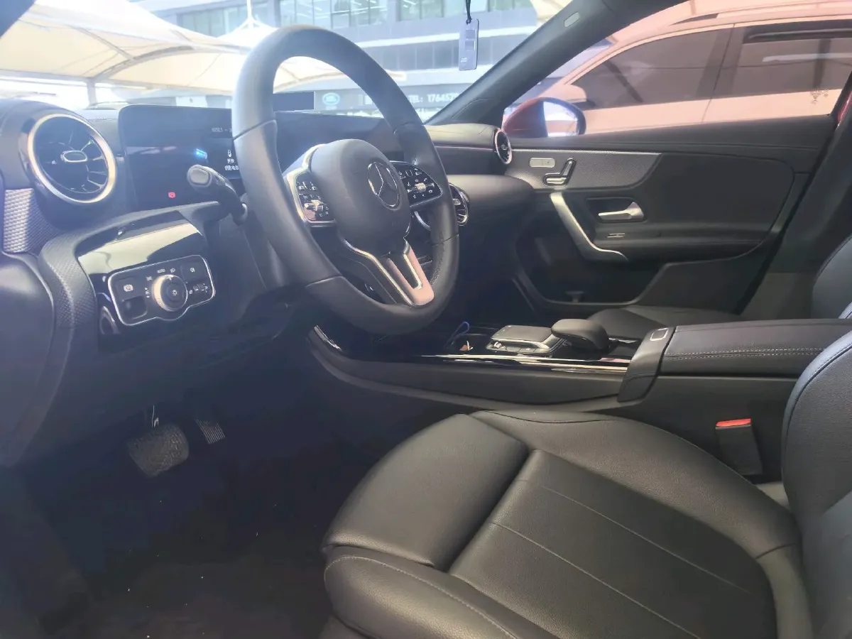 2023 Mercedes-Benz A Class 1.3T 136HP L4 7DCT,autocango,china used car exporter,china ev exporter,chinese used car exporter,chinese used ev exporter