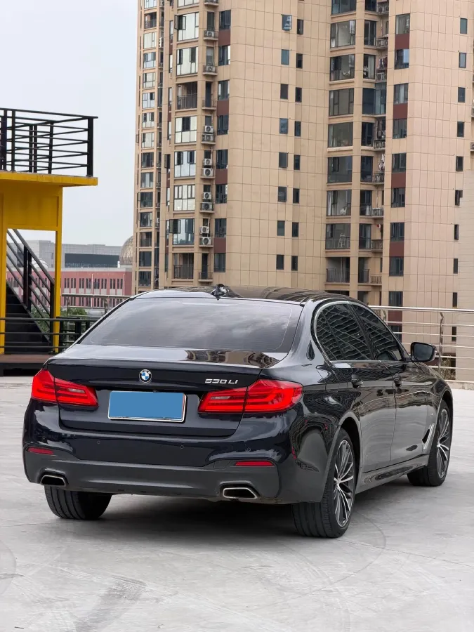 2020 BMW 5 Series 2.0T 252HP L4 8AT,autocango,china used car exporter,china ev exporter,chinese used car exporter,chinese used ev exporter