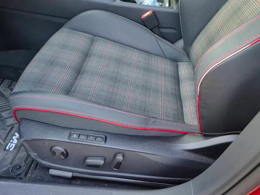 2021 Volkswagen GolfGTI 2.0T 220HP L4 7DCT,autocango,china used car exporter,china ev exporter,chinese used car exporter,chinese used ev exporter