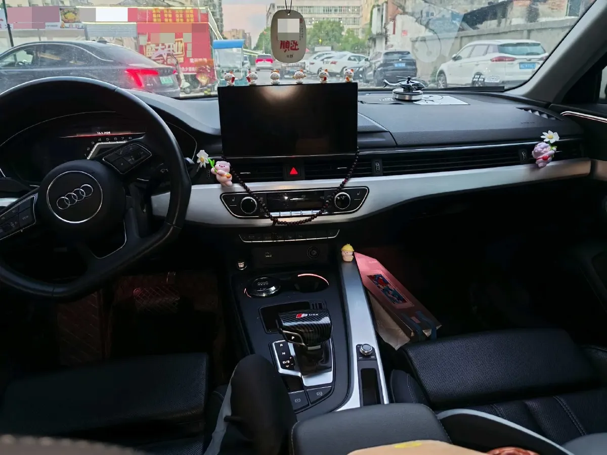2022 Audi A4L 2.0T 190HP L4 7DCT,autocango,china used car exporter,china ev exporter,chinese used car exporter,chinese used ev exporter