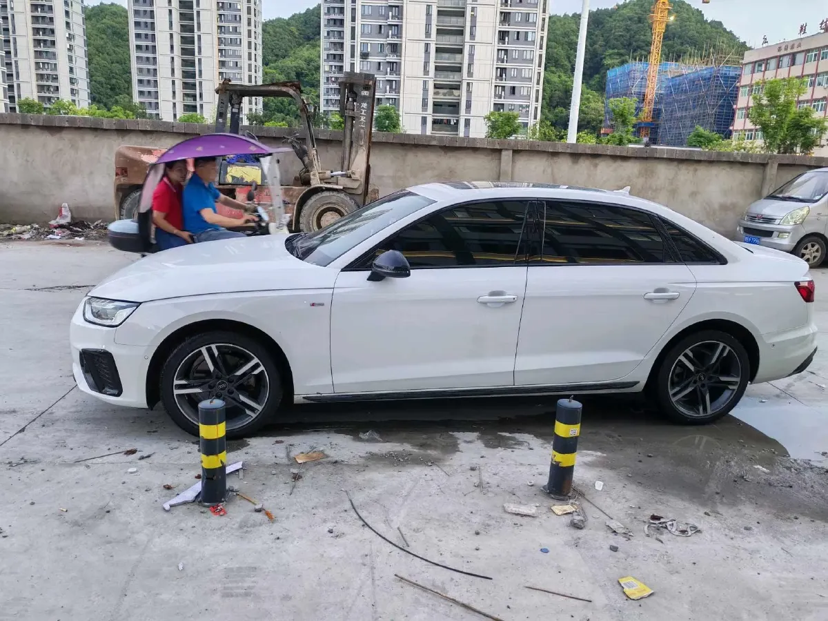 2022 Audi A4L 2.0T 190HP L4 7DCT,autocango,china used car exporter,china ev exporter,chinese used car exporter,chinese used ev exporter