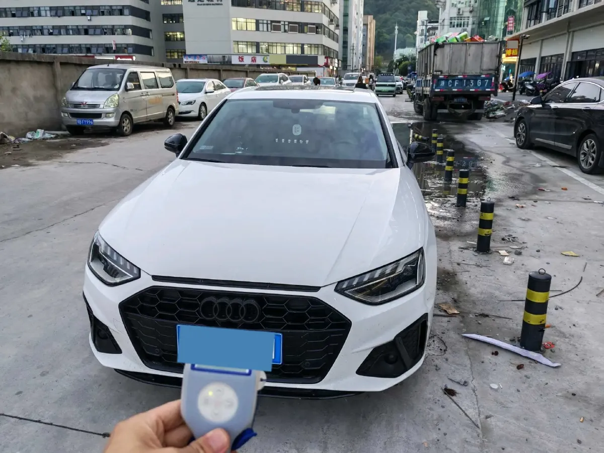 2022 Audi A4L 2.0T 190HP L4 7DCT,autocango,china used car exporter,china ev exporter,chinese used car exporter,chinese used ev exporter