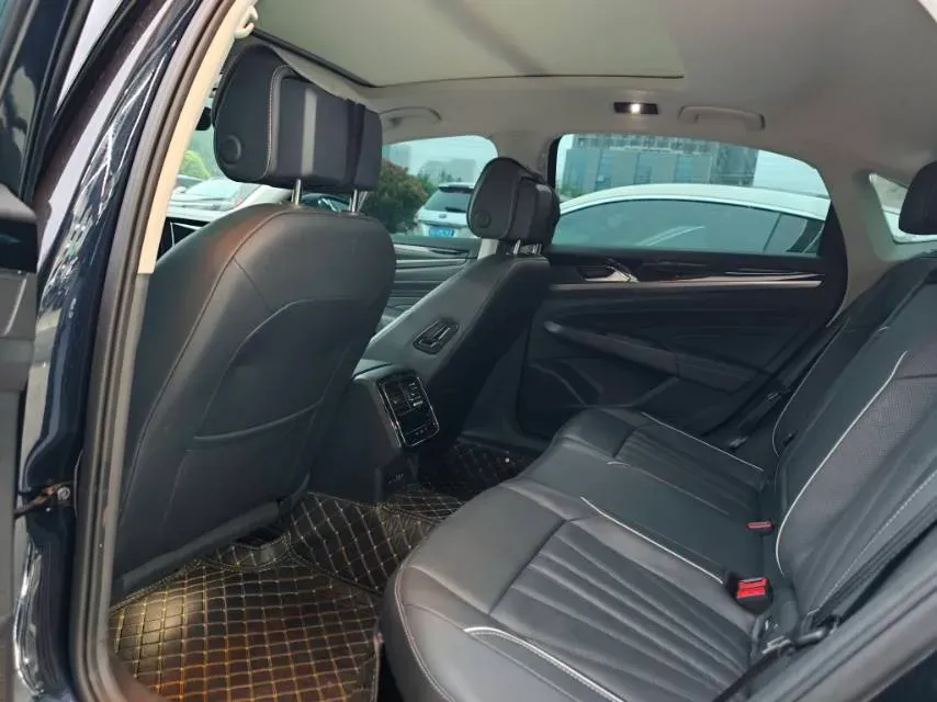2024 Volkswagen Passat 2.0T 220HP L4 7DCT,autocango,china used car exporter,china ev exporter,chinese used car exporter,chinese used ev exporter