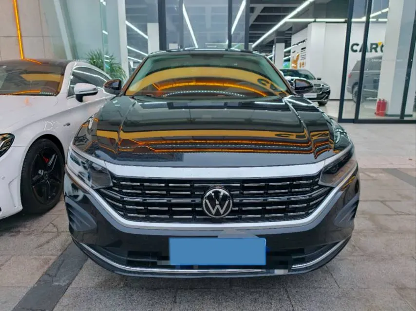2024 Volkswagen Passat 2.0T 220HP L4 7DCT,autocango,china used car exporter,china ev exporter,chinese used car exporter,chinese used ev exporter