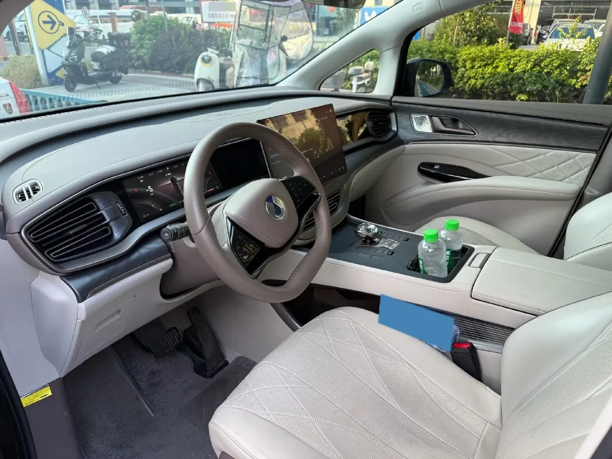 2022 HongQi HS7 3.0T 337HP V6 8AT,autocango,china used car exporter,china ev exporter,chinese used car exporter,chinese used ev exporter