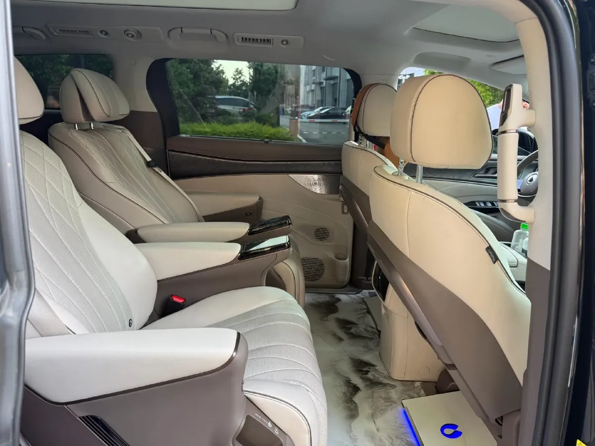 2022 HongQi HS7 3.0T 337HP V6 8AT,autocango,china used car exporter,china ev exporter,chinese used car exporter,chinese used ev exporter