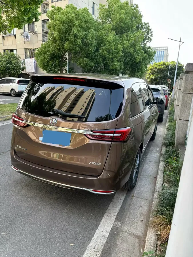 2022 Buick GL8 2.0T 237HP L4 9AT,autocango,china used car exporter,china ev exporter,chinese used car exporter,chinese used ev exporter