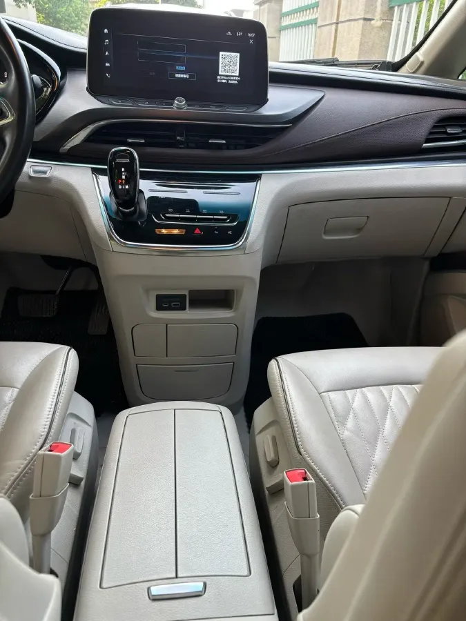 2022 Buick GL8 2.0T 237HP L4 9AT,autocango,china used car exporter,china ev exporter,chinese used car exporter,chinese used ev exporter