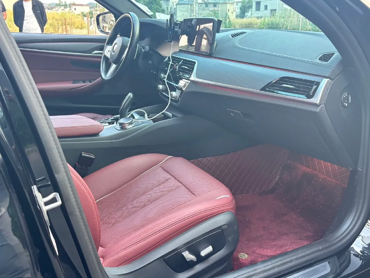 2023 BMW 5 Series 2.0T 245HP L4 8AT,autocango,china used car exporter,china ev exporter,chinese used car exporter,chinese used ev exporter