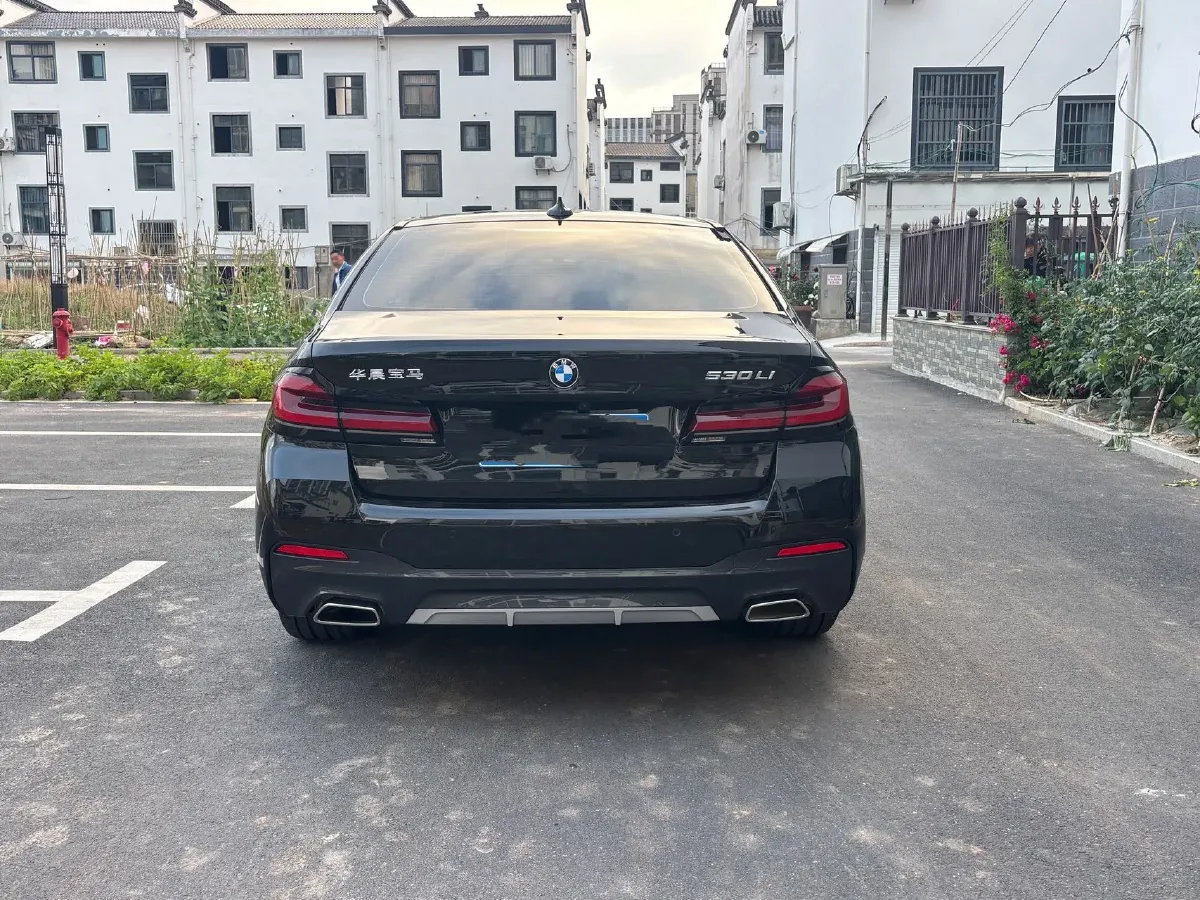 2023 BMW 5 Series 2.0T 245HP L4 8AT,autocango,china used car exporter,china ev exporter,chinese used car exporter,chinese used ev exporter
