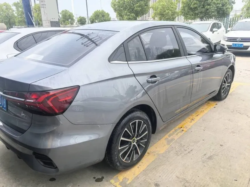 2021 Roewe i5 1.5L 120HP L4 CVT,autocango,china used car exporter,china ev exporter,chinese used car exporter,chinese used ev exporter