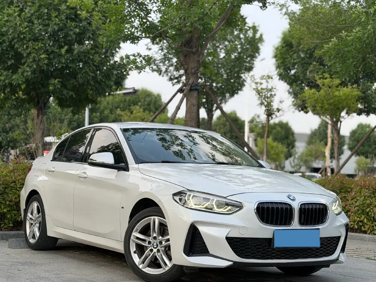 2020 BMW 1 Series 1.5T 140HP L3 7DCT,autocango,china used car exporter,china ev exporter,chinese used car exporter,chinese used ev exporter
