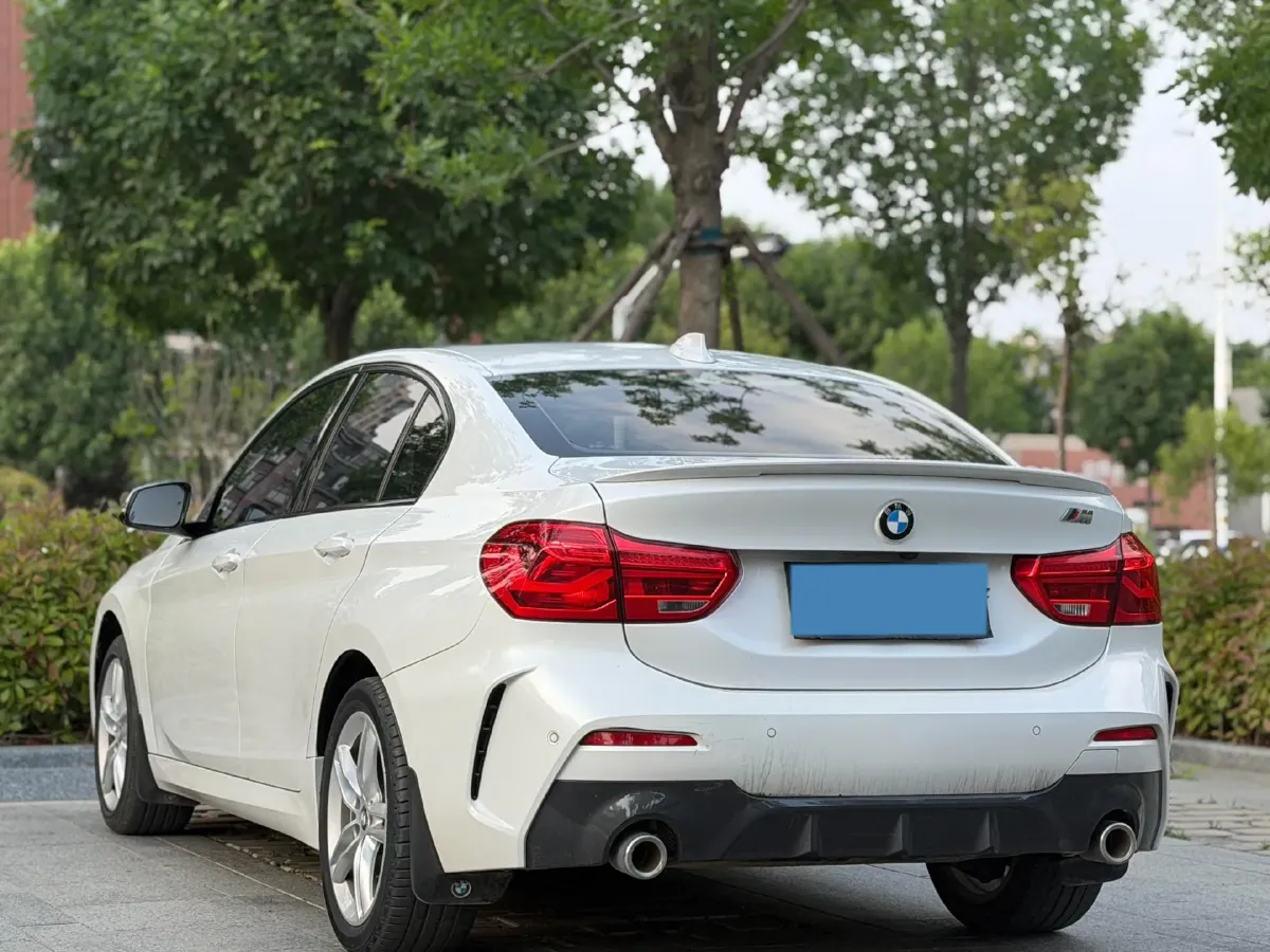 2020 BMW 1 Series 1.5T 140HP L3 7DCT,autocango,china used car exporter,china ev exporter,chinese used car exporter,chinese used ev exporter
