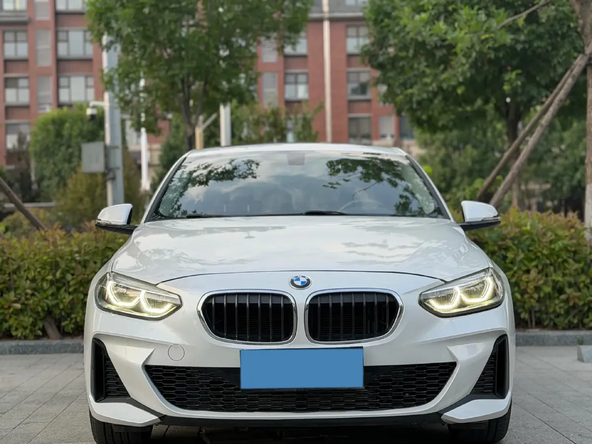 2020 BMW 1 Series 1.5T 140HP L3 7DCT,autocango,china used car exporter,china ev exporter,chinese used car exporter,chinese used ev exporter