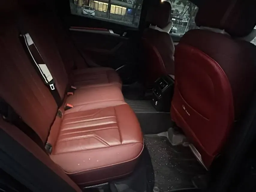 2024 Audi Q5L 2.0T 245HP L4 7DCT,autocango,china used car exporter,china ev exporter,chinese used car exporter,chinese used ev exporter