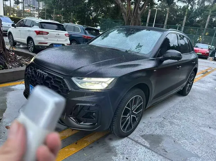 2024 Audi Q5L 2.0T 245HP L4 7DCT,autocango,china used car exporter,china ev exporter,chinese used car exporter,chinese used ev exporter