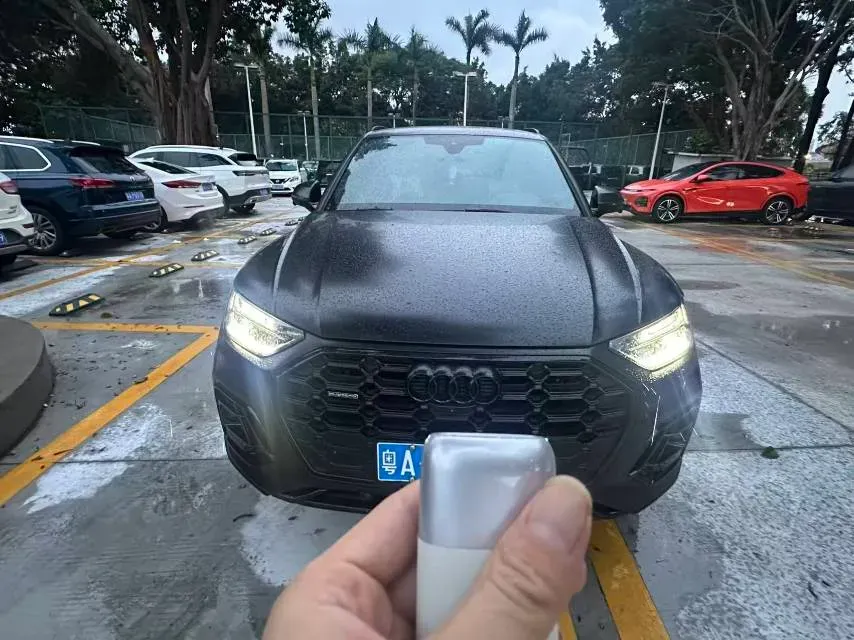 2024 Audi Q5L 2.0T 245HP L4 7DCT,autocango,china used car exporter,china ev exporter,chinese used car exporter,chinese used ev exporter