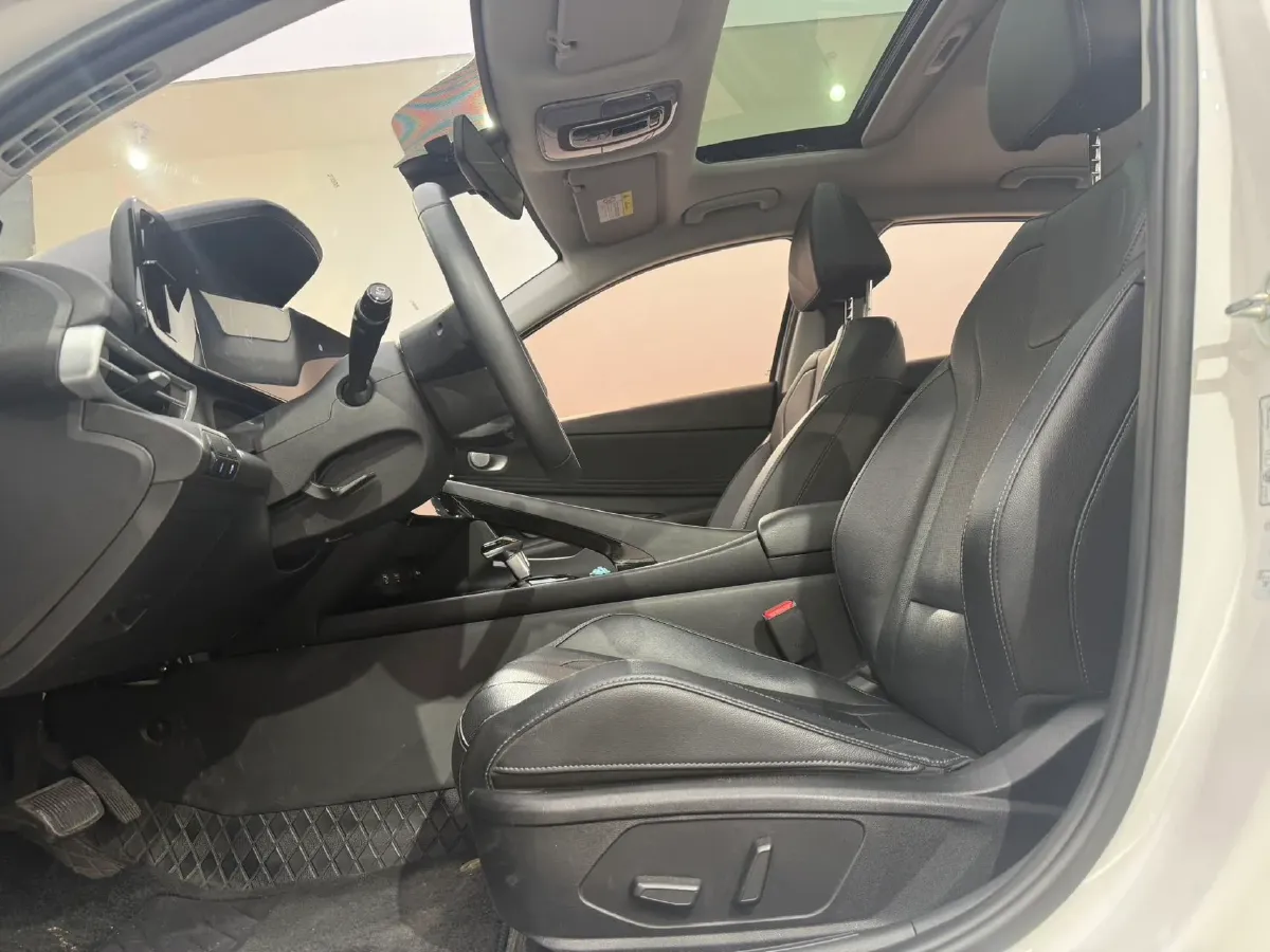 2022 Hyundai Elantra 1.5L 115HP L4 CVT,autocango,china used car exporter,china ev exporter,chinese used car exporter,chinese used ev exporter