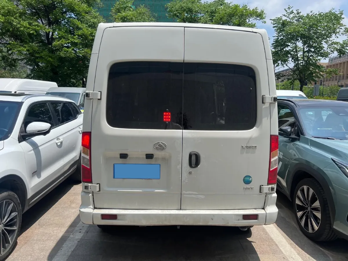 2023 MAXUS XinTu V80 2.0T 139HP L4 6MT,autocango,china used car exporter,china ev exporter,chinese used car exporter,chinese used ev exporter