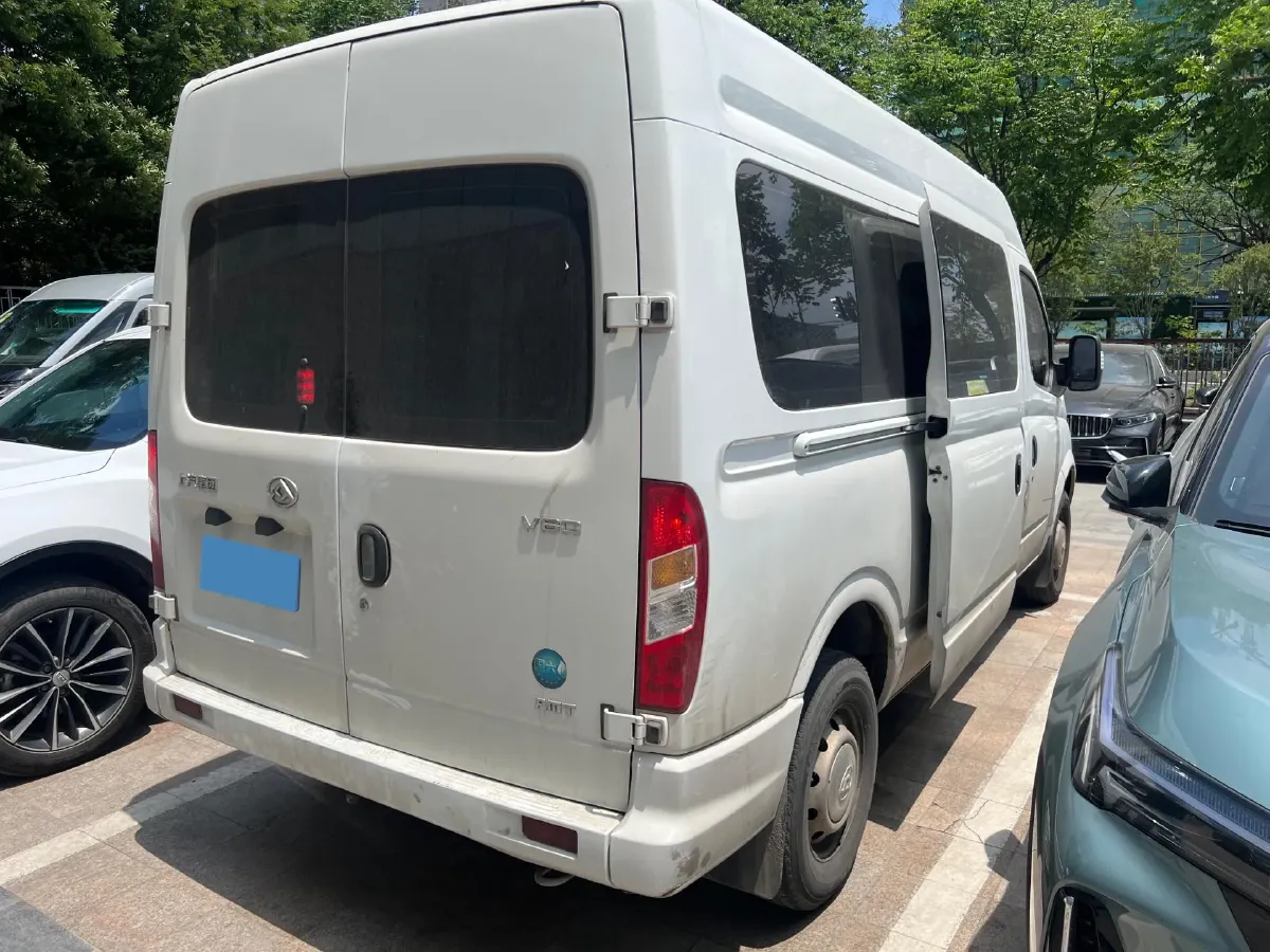 2023 MAXUS XinTu V80 2.0T 139HP L4 6MT,autocango,china used car exporter,china ev exporter,chinese used car exporter,chinese used ev exporter