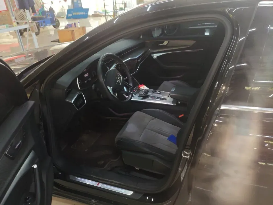 2022 Audi A6L 2.0T 190HP L4 7DCT,autocango,china used car exporter,china ev exporter,chinese used car exporter,chinese used ev exporter