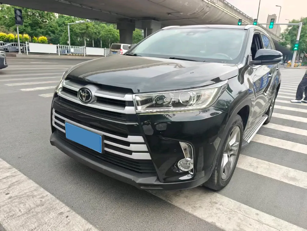 2021 Toyota Highlander 2.0T 220HP L4 6AT,autocango,china used car exporter,china ev exporter,chinese used car exporter,chinese used ev exporter
