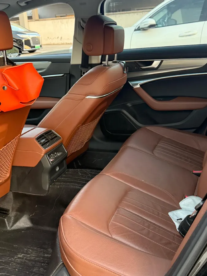 2020 Audi A6L 2.0T 190HP L4 7DCT,autocango,china used car exporter,china ev exporter,chinese used car exporter,chinese used ev exporter