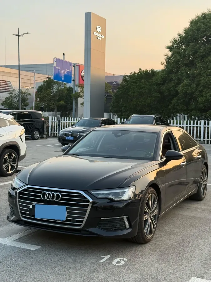 2020 Audi A6L 2.0T 190HP L4 7DCT,autocango,china used car exporter,china ev exporter,chinese used car exporter,chinese used ev exporter