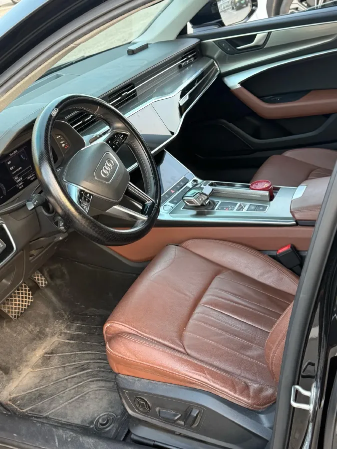 2020 Audi A6L 2.0T 190HP L4 7DCT,autocango,china used car exporter,china ev exporter,chinese used car exporter,chinese used ev exporter