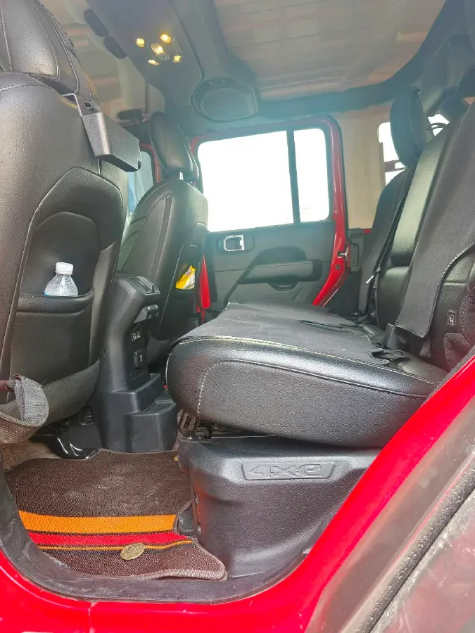 2021 Jeep Wrangler 2.0T 266HP L4 8AT,autocango,china used car exporter,china ev exporter,chinese used car exporter,chinese used ev exporter