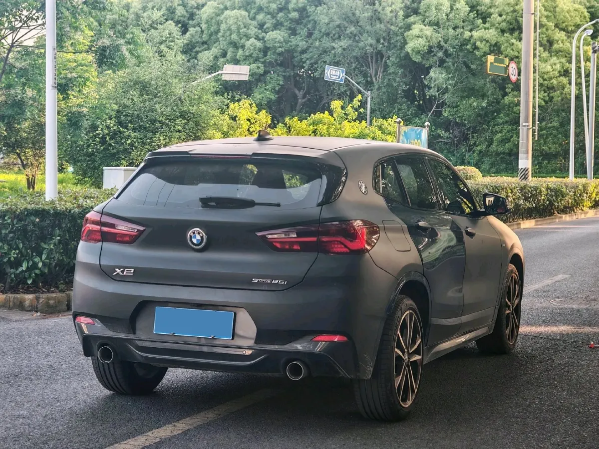 2021 BMW X2 2.0T 192HP L4 7DCT,autocango,china used car exporter,china ev exporter,chinese used car exporter,chinese used ev exporter
