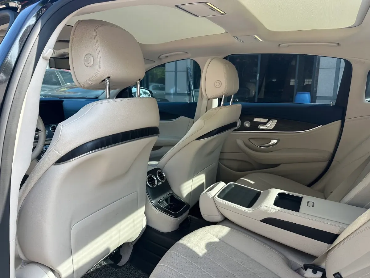 2021 Mercedes-Benz E Class 2.0T 258HP L4 9AT,autocango,china used car exporter,china ev exporter,chinese used car exporter,chinese used ev exporter
