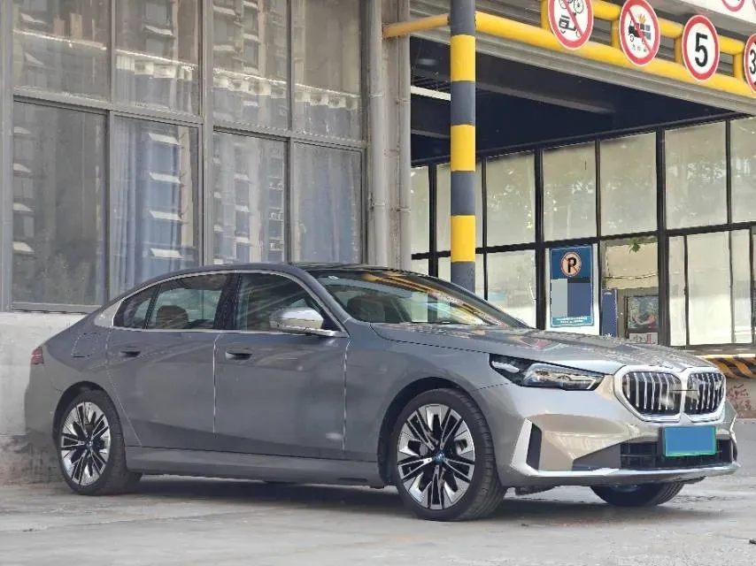 2024 BMW i5 BEV 79.05KWH,autocango,china used car exporter,china ev exporter,chinese used car exporter,chinese used ev exporter