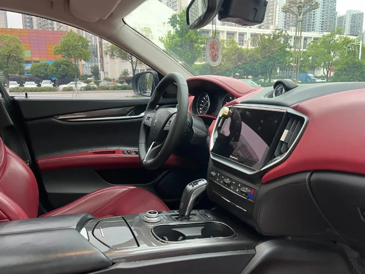 2022 Audi Q7 2.0T 245HP L4 8AT,autocango,china used car exporter,china ev exporter,chinese used car exporter,chinese used ev exporter