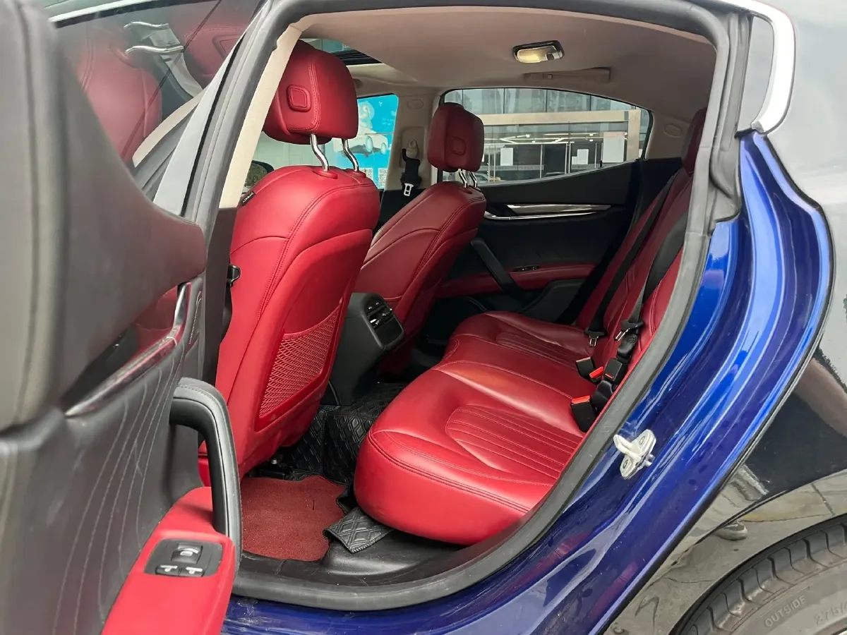 2022 Audi Q7 2.0T 245HP L4 8AT,autocango,china used car exporter,china ev exporter,chinese used car exporter,chinese used ev exporter