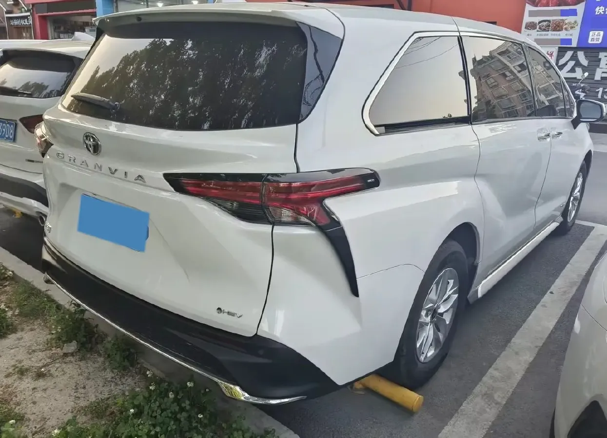 2024 Toyota Granvia 2.5L 189HP L4 E-CVT Hybrid,autocango,china used car exporter,china ev exporter,chinese used car exporter,chinese used ev exporter
