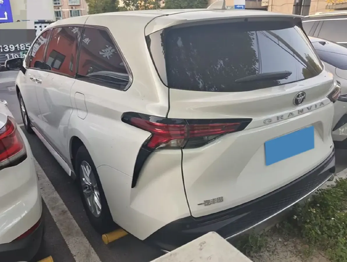 2024 Toyota Granvia 2.5L 189HP L4 E-CVT Hybrid,autocango,china used car exporter,china ev exporter,chinese used car exporter,chinese used ev exporter