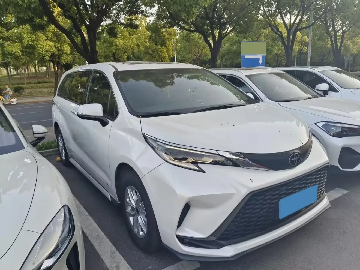 2024 Toyota Granvia 2.5L 189HP L4 E-CVT Hybrid,autocango,china used car exporter,china ev exporter,chinese used car exporter,chinese used ev exporter