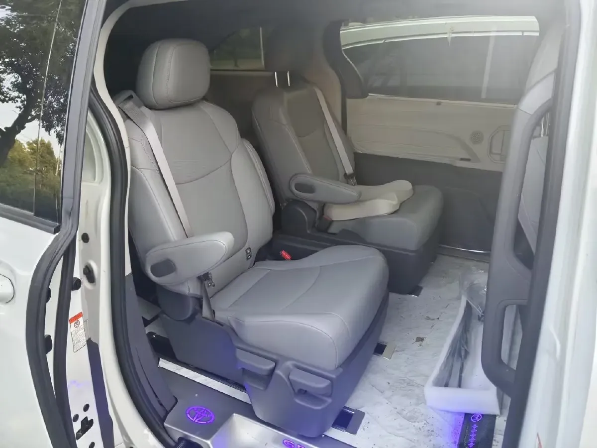 2024 Toyota Granvia 2.5L 189HP L4 E-CVT Hybrid,autocango,china used car exporter,china ev exporter,chinese used car exporter,chinese used ev exporter