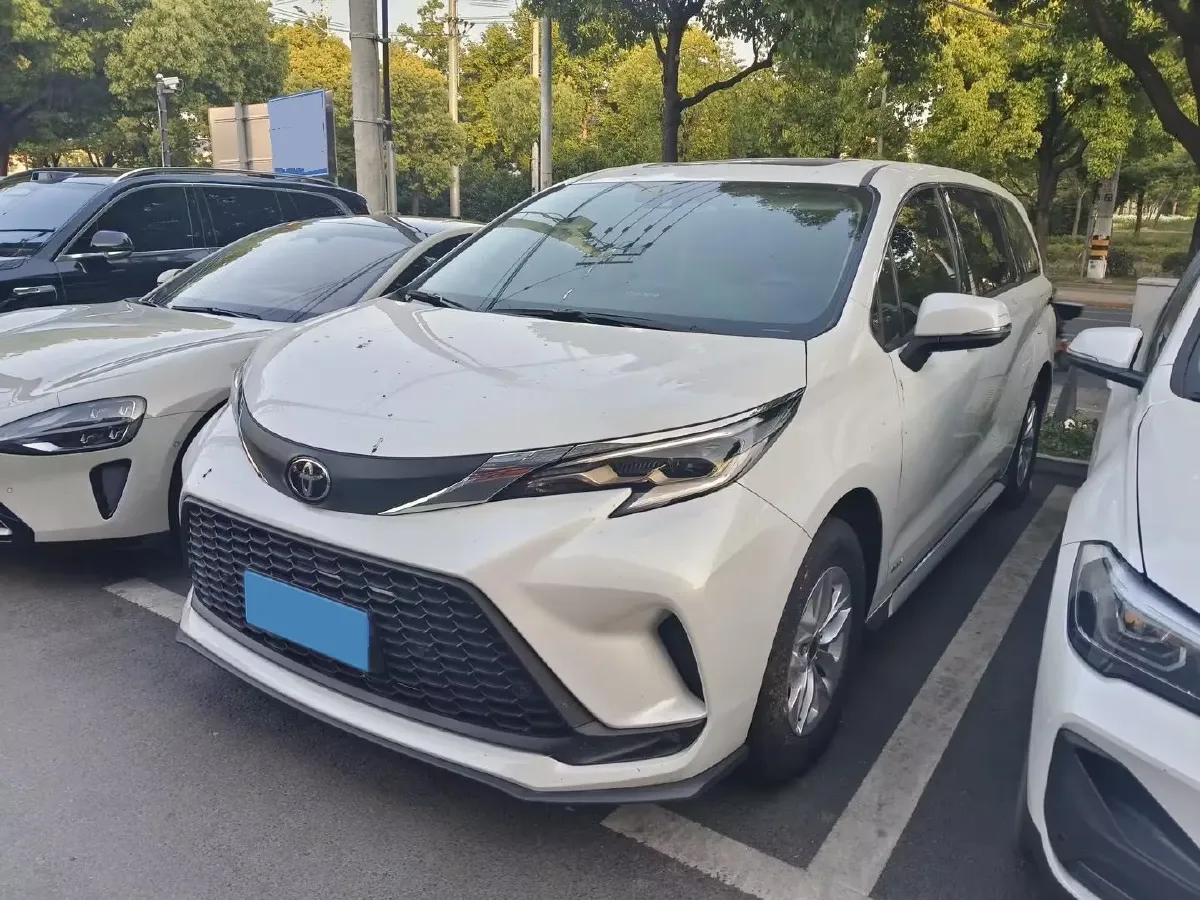 2024 Toyota Granvia 2.5L 189HP L4 E-CVT Hybrid,autocango,china used car exporter,china ev exporter,chinese used car exporter,chinese used ev exporter