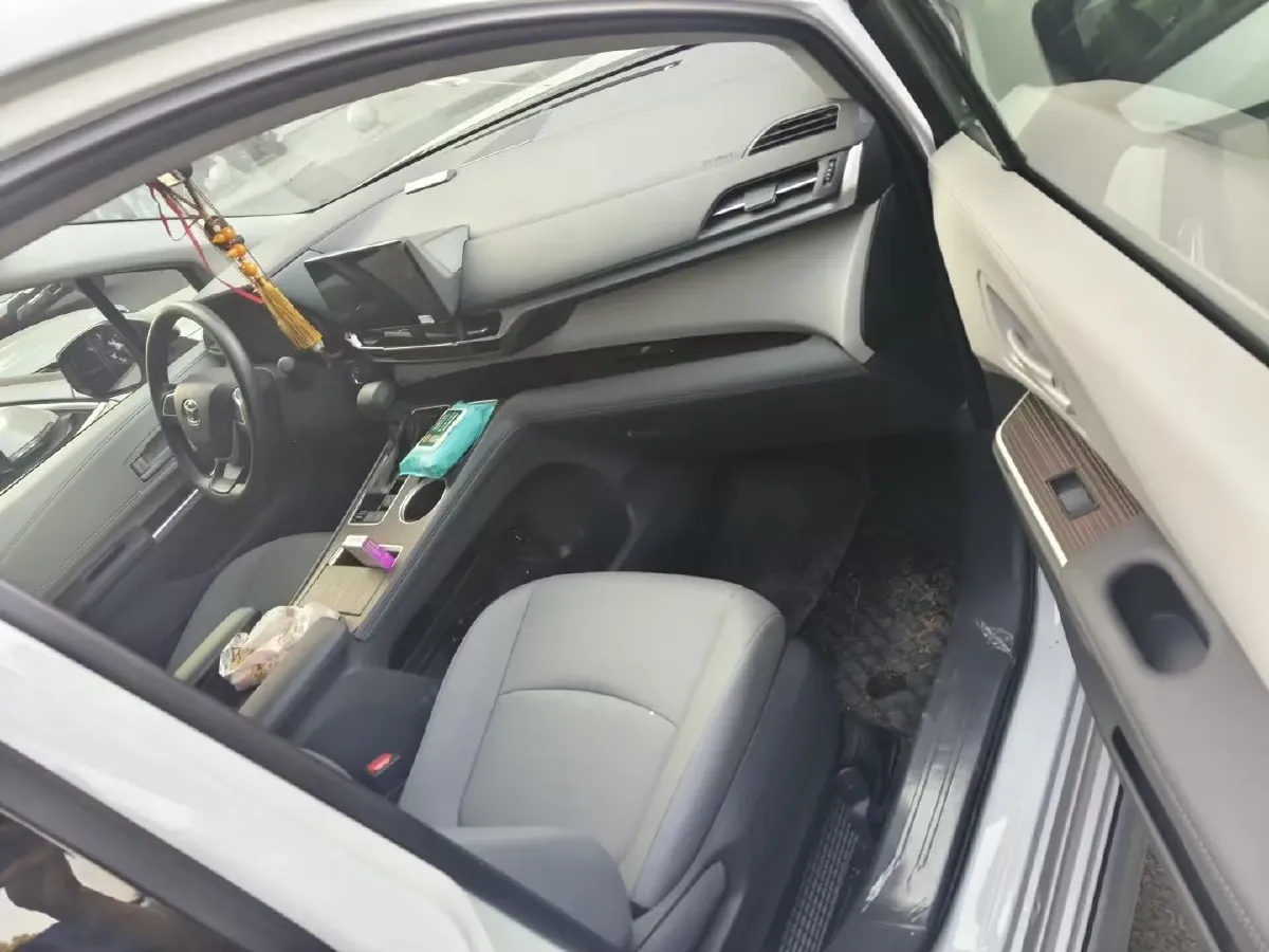 2024 Toyota Granvia 2.5L 189HP L4 E-CVT Hybrid,autocango,china used car exporter,china ev exporter,chinese used car exporter,chinese used ev exporter
