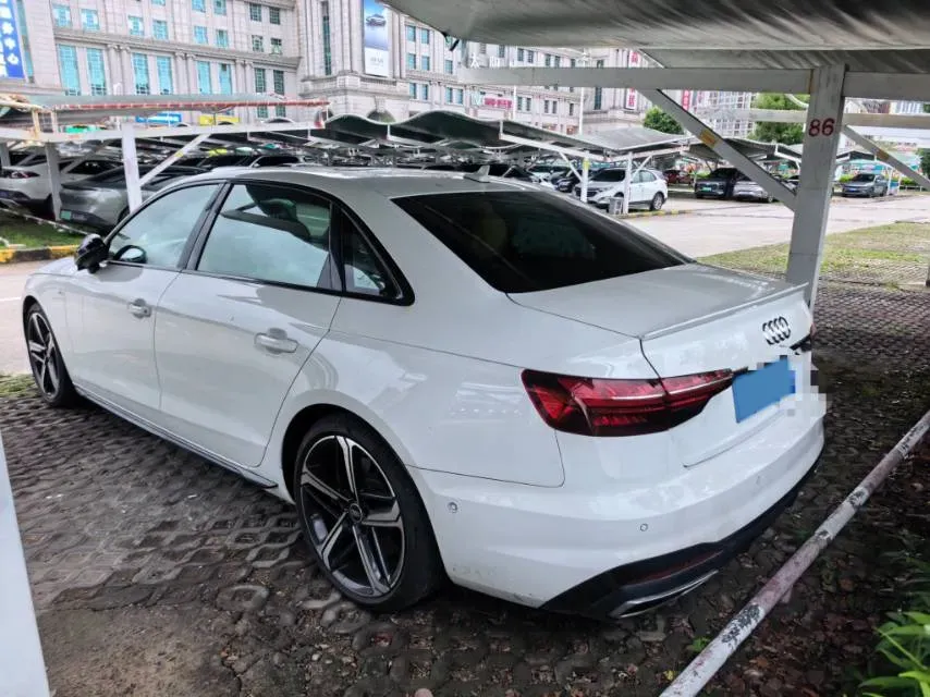 2022 Audi A4L 2.0T 252HP L4 7DCT,autocango,china used car exporter,china ev exporter,chinese used car exporter,chinese used ev exporter