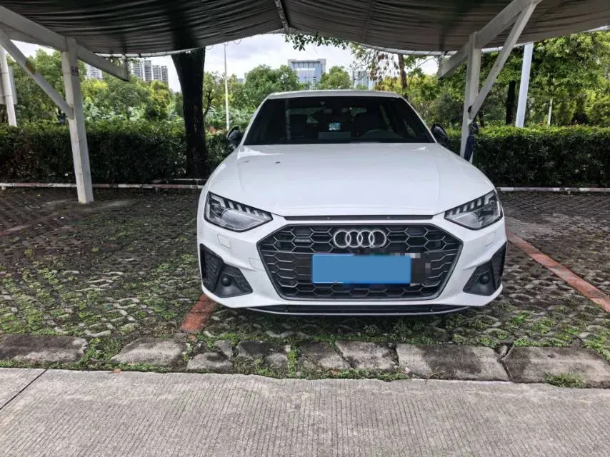 2022 Audi A4L 2.0T 252HP L4 7DCT,autocango,china used car exporter,china ev exporter,chinese used car exporter,chinese used ev exporter