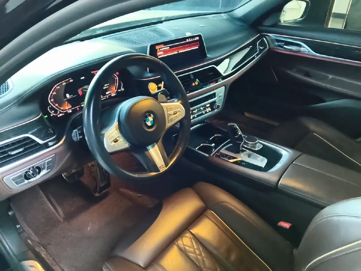 2021 BMW 7 Series 2.0T 265HP L4 8AT,autocango,china used car exporter,china ev exporter,chinese used car exporter,chinese used ev exporter