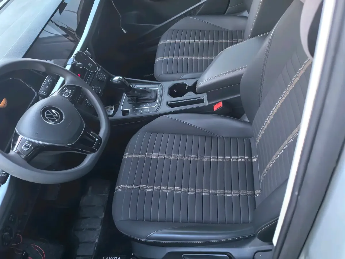 2022 Volkswagen T-Roc 1.4T 150HP L4 7DCT,autocango,china used car exporter,china ev exporter,chinese used car exporter,chinese used ev exporter