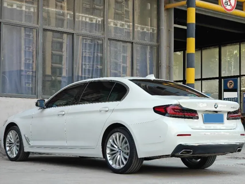 2022 BMW 5 Series 2.0T 252HP L4 8AT,autocango,china used car exporter,china ev exporter,chinese used car exporter,chinese used ev exporter