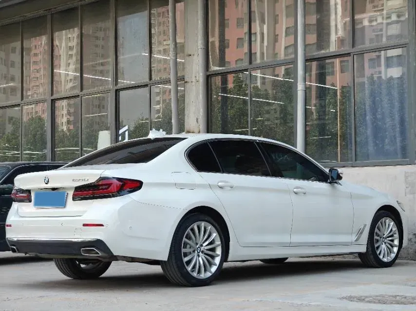 2022 BMW 5 Series 2.0T 252HP L4 8AT,autocango,china used car exporter,china ev exporter,chinese used car exporter,chinese used ev exporter
